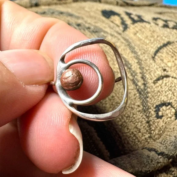 Handcrafted silver and cop ring. - Picture 1 of 9